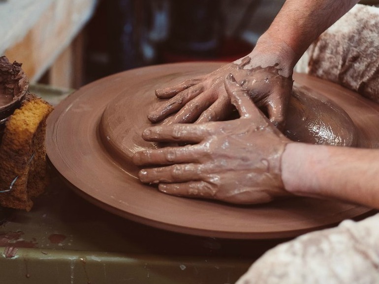 Wheelthrowing: Ceramic Mugs & Vases, ages 16+ (OCT/NOV)